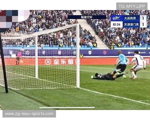 大连英博边线穿插令对方防线动摇